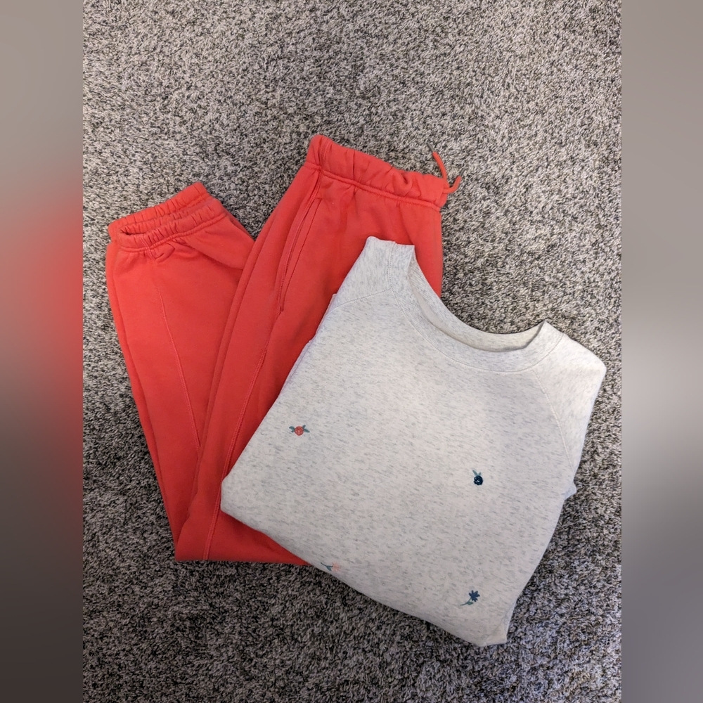 Sweatshirt/Pant Set